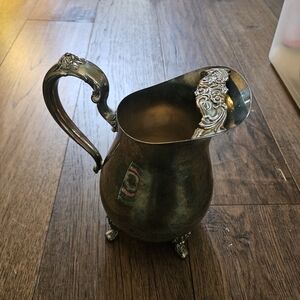 Vtg International Silver Company Design is Countess Footed Pitcher w/ Ice Guard.